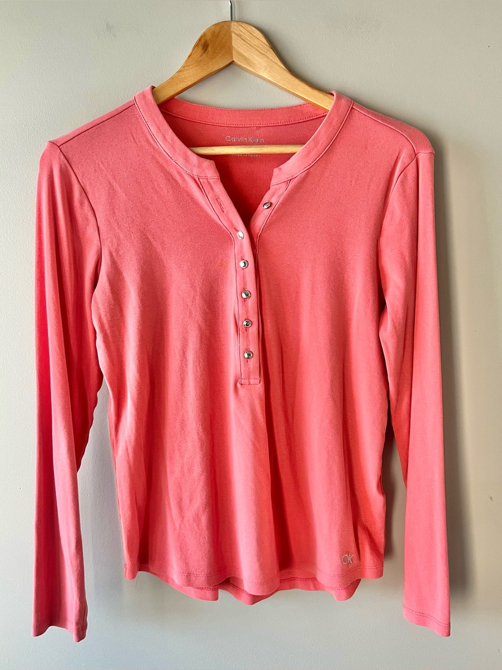Calvin Klein Coral Pink Long-Sleeve Button Henley T-Shirt Size Small - casual